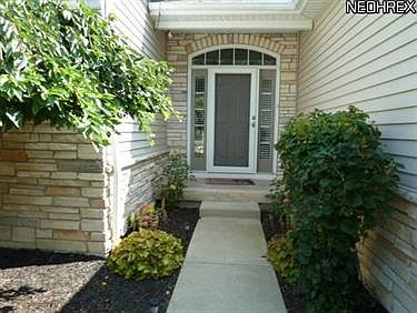 2nd image of 660 Lakeside Dr