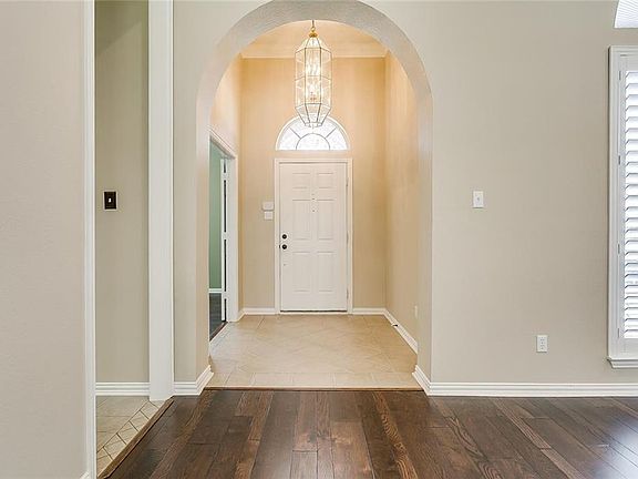 4th image of 210 Ash Dr