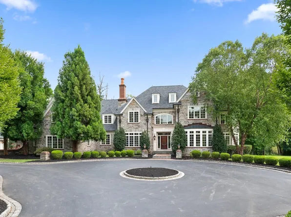 60 Farrier Ln, Newtown Square, PA 19073