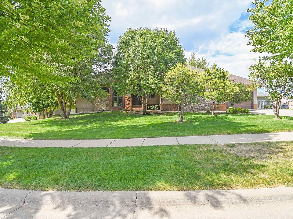 1st image of 1325 W Wicklow Ct