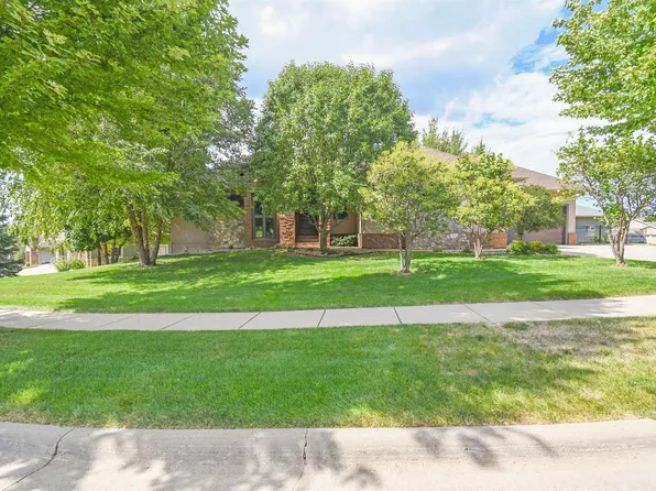 1325 W Wicklow Ct, Sioux Falls, SD 57108