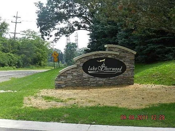 5504 Leafwood Dr photo 1