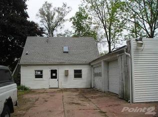 2960 Mott Ave, Waterford, MI 48328