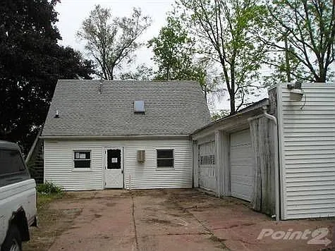 2960 Mott Ave photo 1