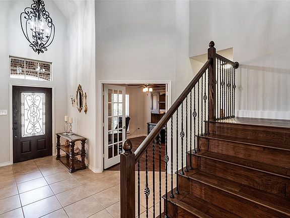 5th image of 13937 Tahoe Ln