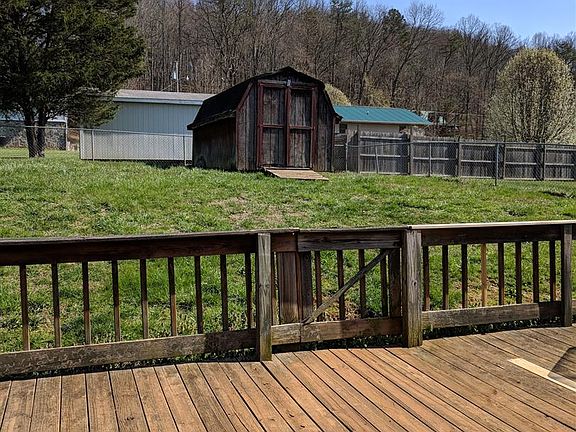 3rd image of 235 Hidden Valley Dr