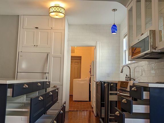 5th image of 2846 College St