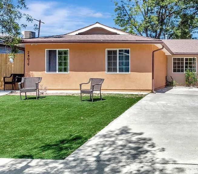 24019 Sylvan St #24019ADU — Photo 5