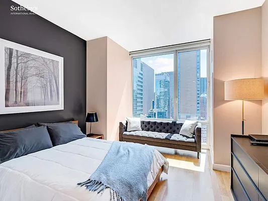 Rented by Sotheby's International Realty | media 34