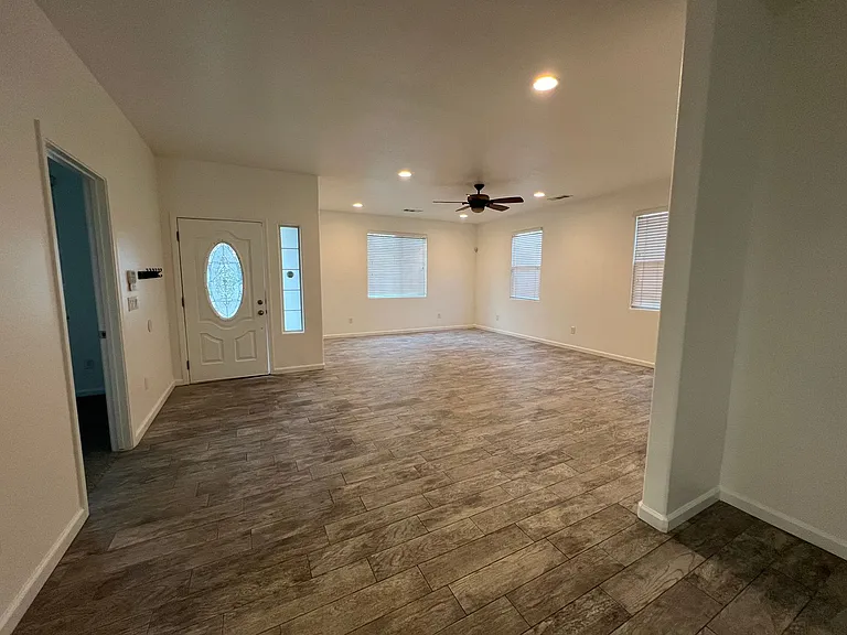 2724 Tecopa Ave — Photo 5