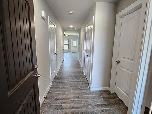 5th image of 521 Little Lona Ave