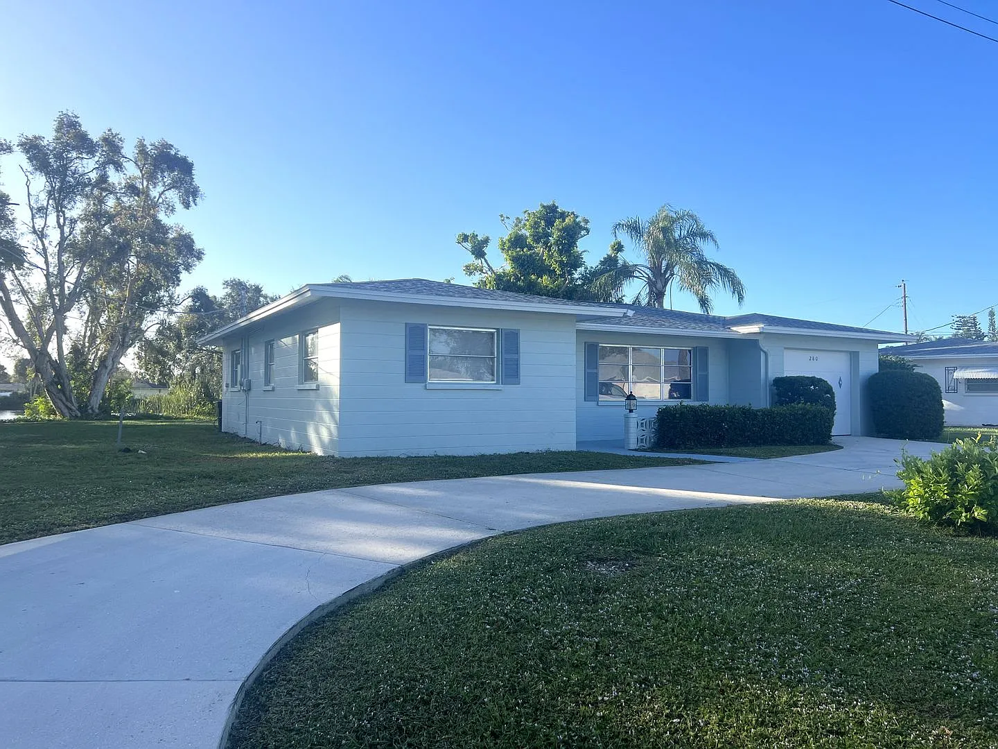 2BR/2BA Single Family Venice Gardens Home — Photo 1