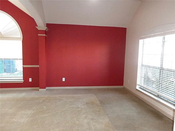 4th image of 5633 Fox Chase Ln