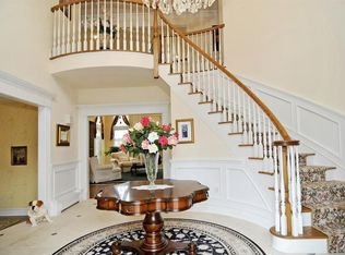 202 Stokes Farm Rd, Franklin Lakes, NJ 07417