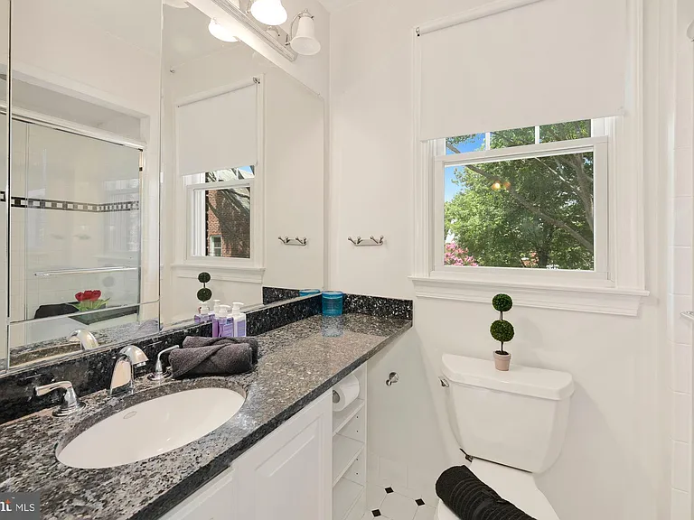 4505 Alton Pl NW — Photo 22