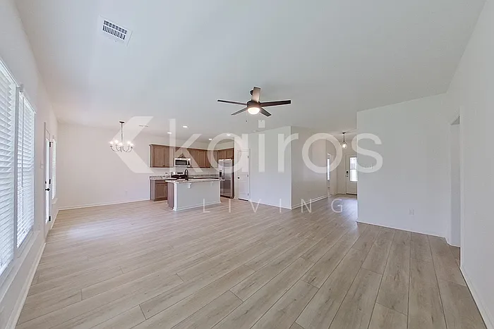 3 bed, 2.0 bath, 1482 sqft, $1,845 — Photo 4