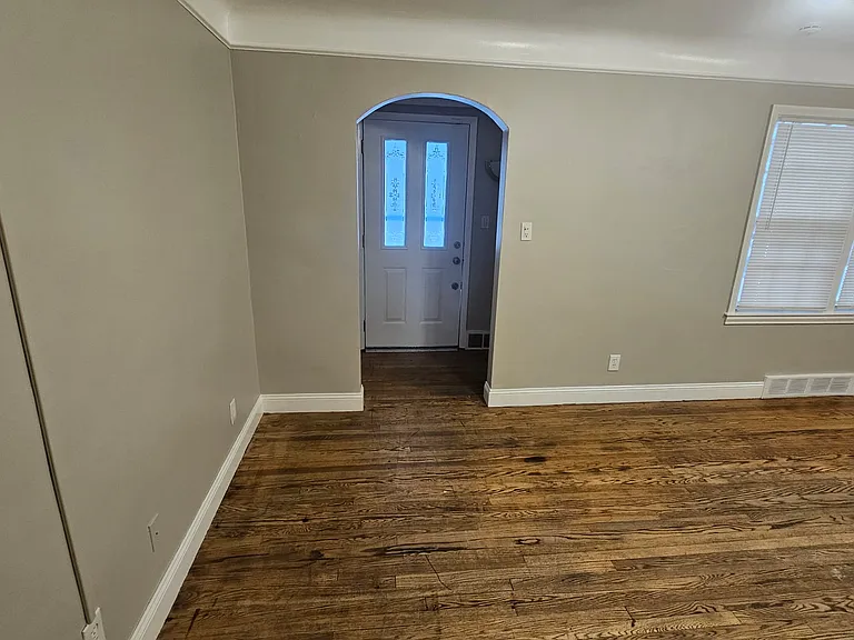3713 Gratiot Ave — Photo 10
