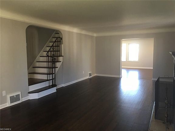 3rd image of 21226 Stratford Ave