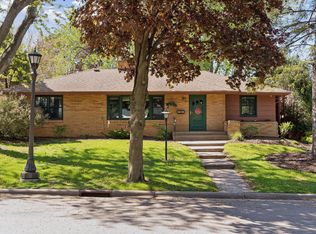 1950 Yorkshire Ct, Saint Paul, MN 55116