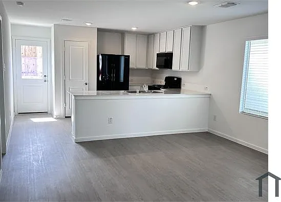 3037 Tokara St — Photo 5