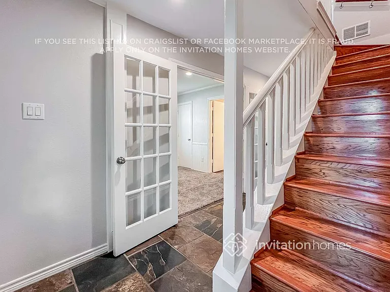 404 Columbia Dr — Photo 2