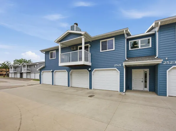 2521 25th St S #F203, Fargo, ND 58103