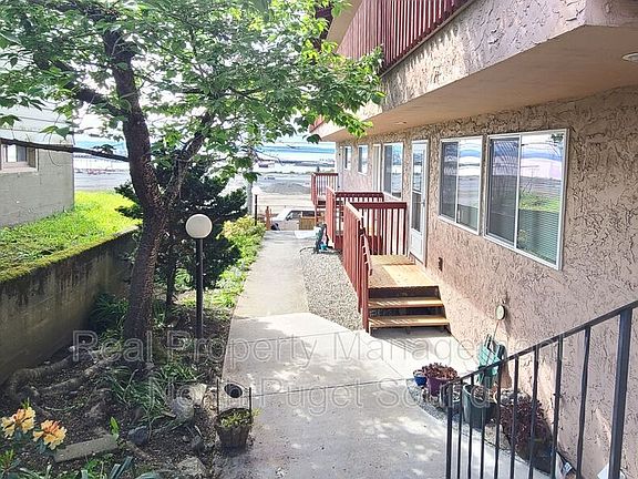 2nd image of 2408 Grand Ave APT 4