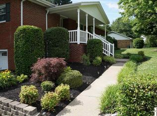 235 Brentwood Dr, Paducah, KY 42003