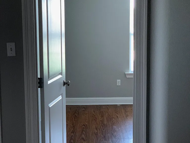 2616 Franklin Ave — Photo 17