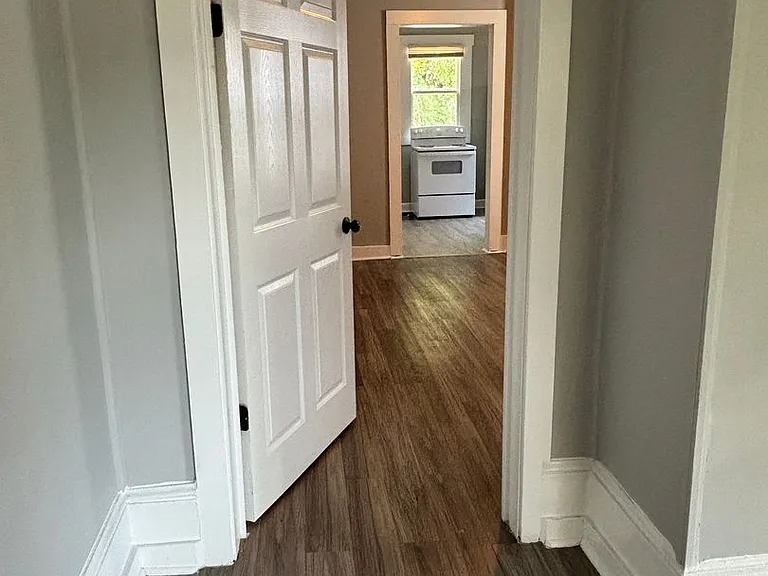 156 Garrett St — Photo 12