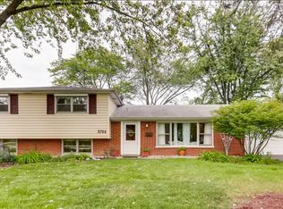 3754 Lindenwood Ln, Glenview, IL 60025