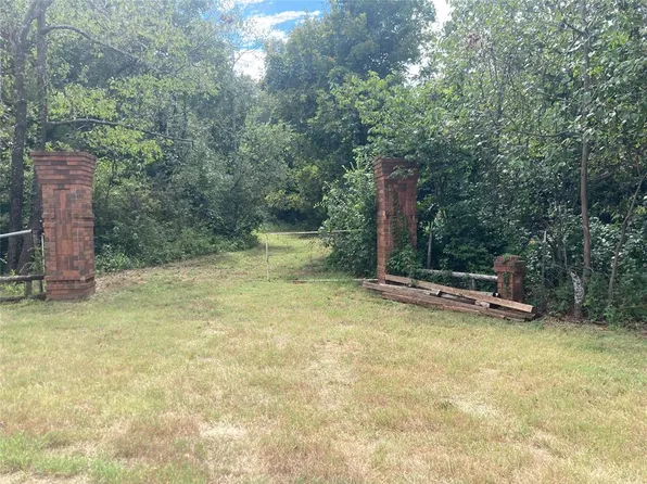 6100 Brown Ln #15 & 18, Noble, OK 73068