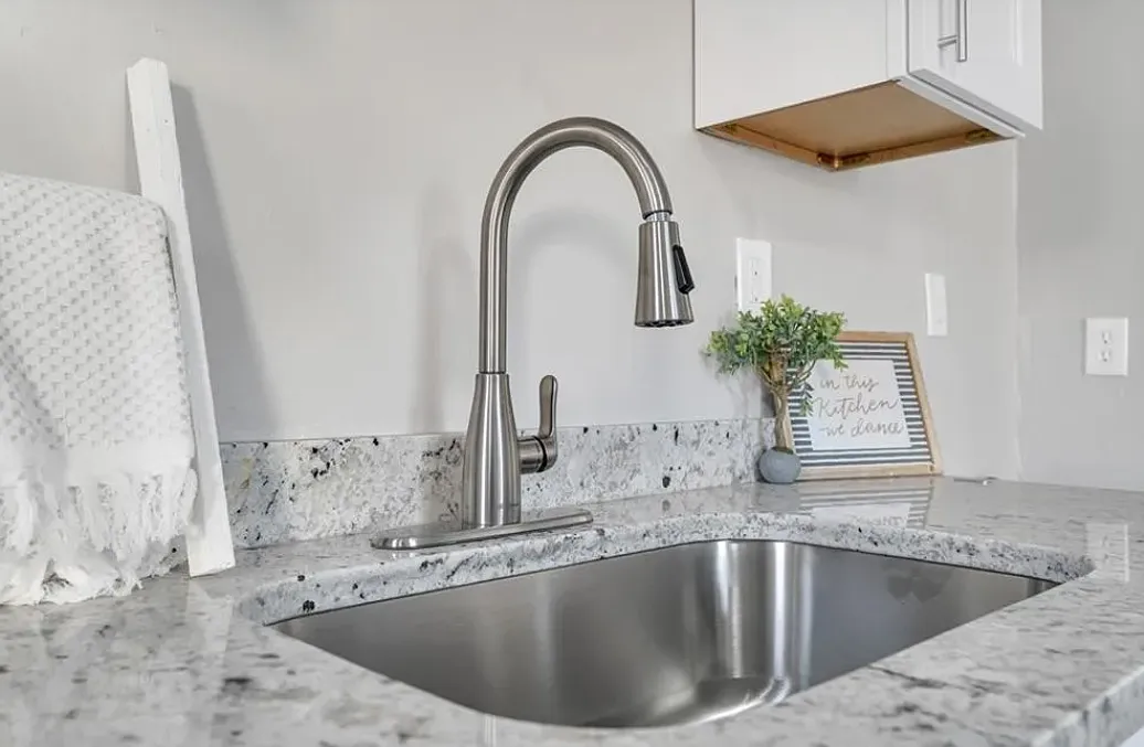 1 bed, 950 sqft, $1,700 — Photo 4