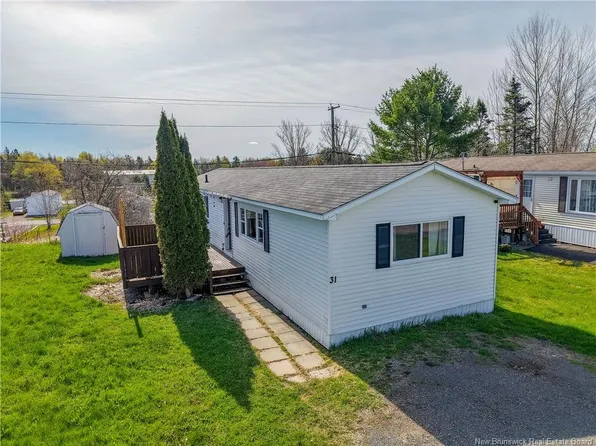 31 Leafwood Cres, Fredericton, NB E3B 6N6