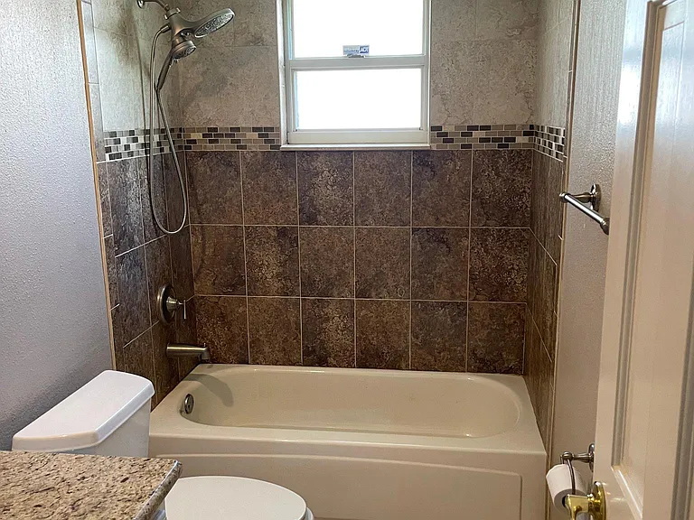 15911 Layton Ct — Photo 16