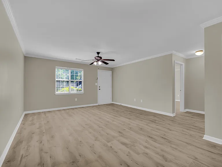 100 Woodstone Dr #7 — Photo 16