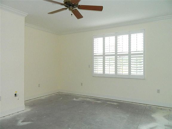 5th image of 1520 Oak Harbor Blvd APT 101
