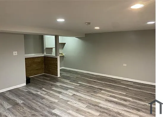 3 bed, $1,725 — Photo 2