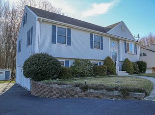 30 Village Way, North Smithfield, RI 02896