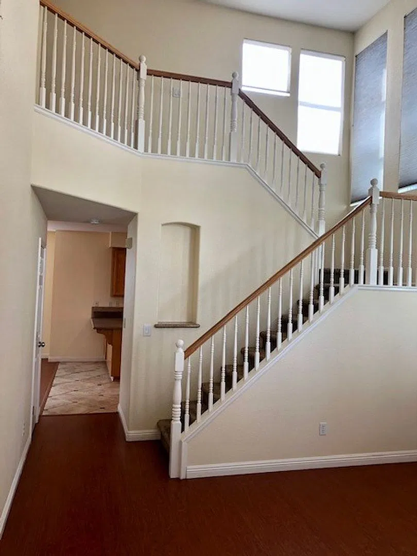 Folsom Natoma Station - 4 BR 2.5 BA — Photo 4