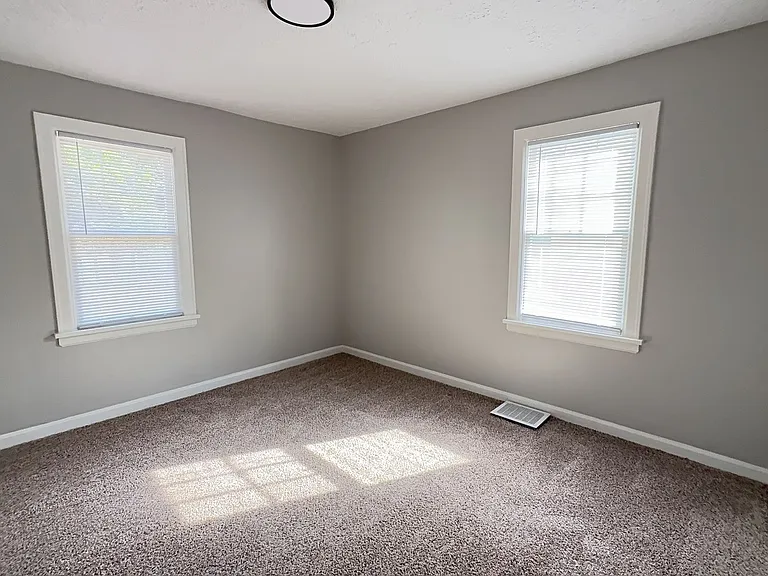 2302 S Hackley St — Photo 6