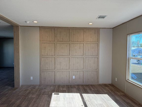 5th image of 2418 Douglas Rd #38