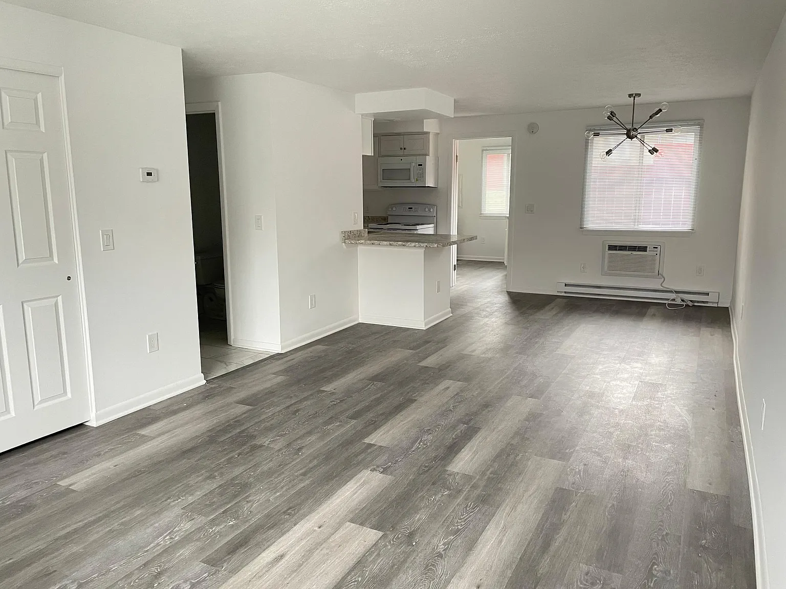 2 bed, 1.5 bath, 1164 sqft, $1,790 — Photo 2