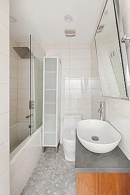 5th image of 242 Van Brunt St #2