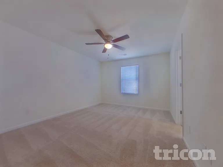1077 Crescent Moon Loop Rd — Photo 8