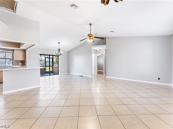 4th image of 309 SE 6th Ter