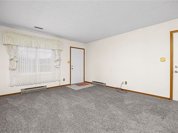 4th image of 35415 Westminister Ave