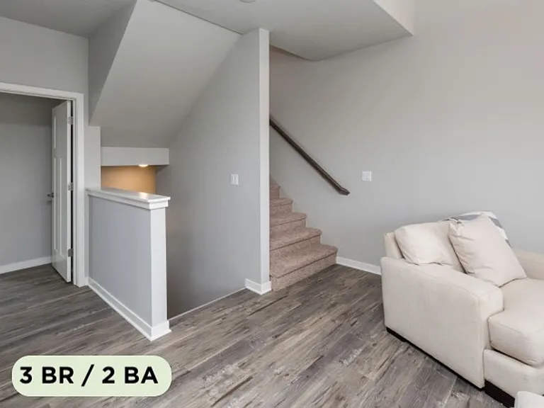 1360 SE Bishop Dr — Photo 8