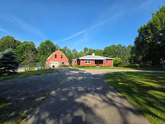 2nd image of 804 Main Road