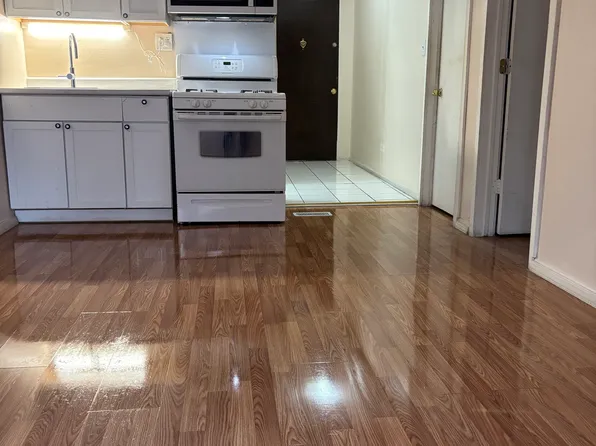 3257 W 38th Pl, Chicago, IL